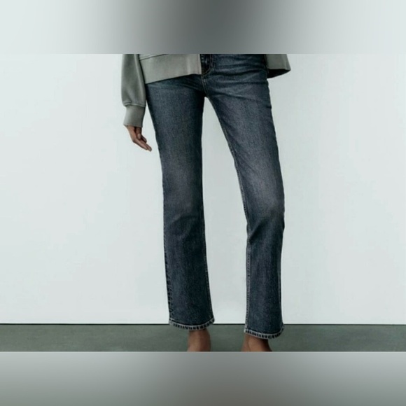 NWTs Zara Women's High-Waisted Blue Denim Jeans Size 4 Style Stone Pipe - Picture 3 of 8